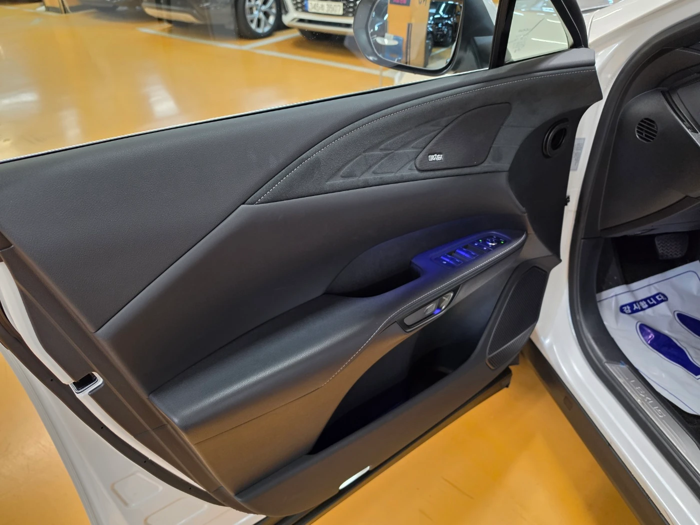 Lexus Rx Rx450h+, 2025 — фото 17