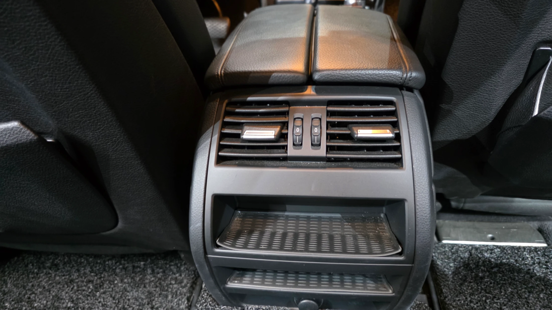 BMW 5-Series F10, 2013 — фото 19