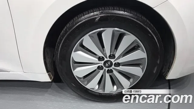 Hyundai Grandeur HG Hybrid, 2014 — фото 21