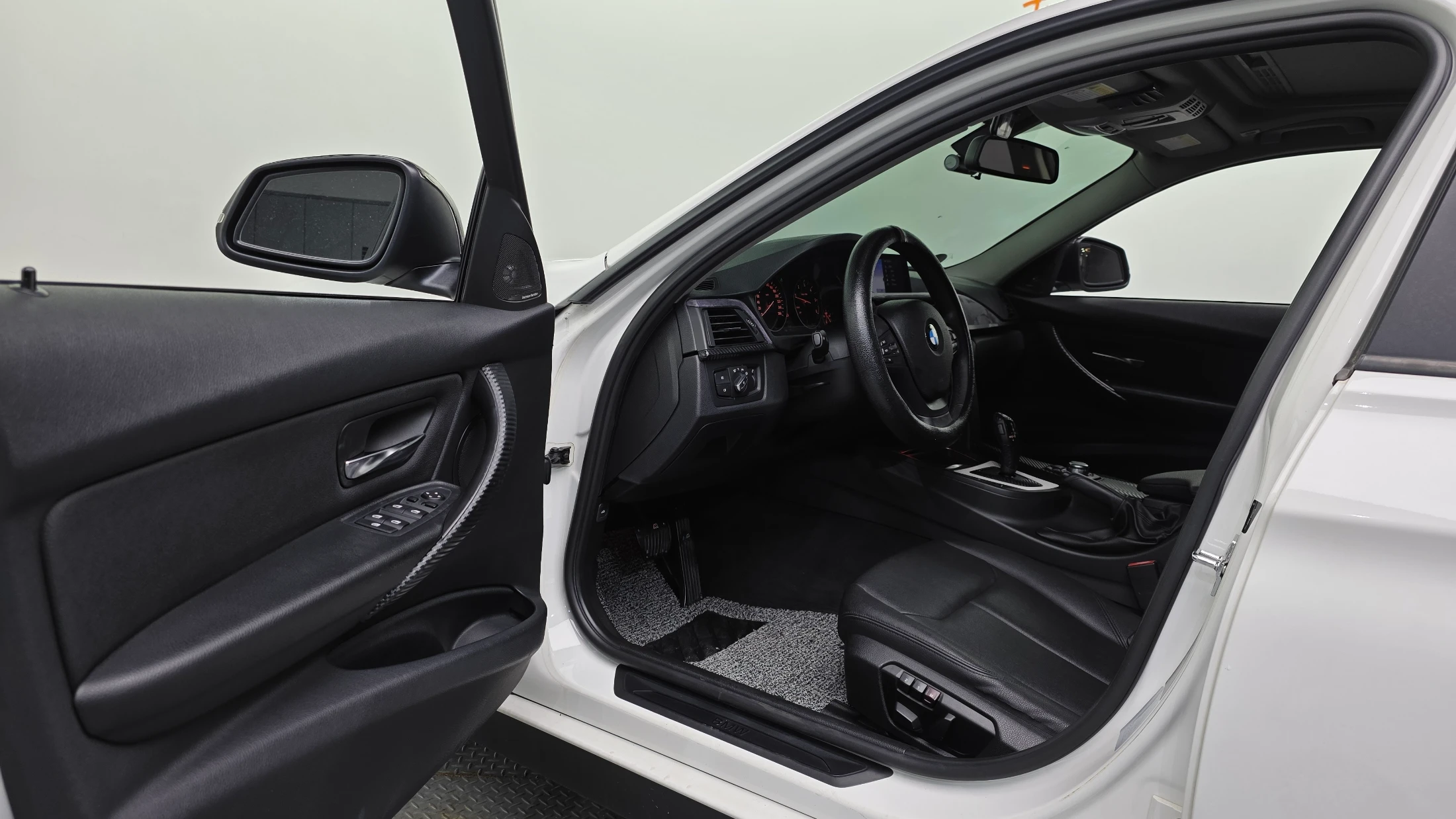 BMW 3-Series F30, 2012 — фото 10