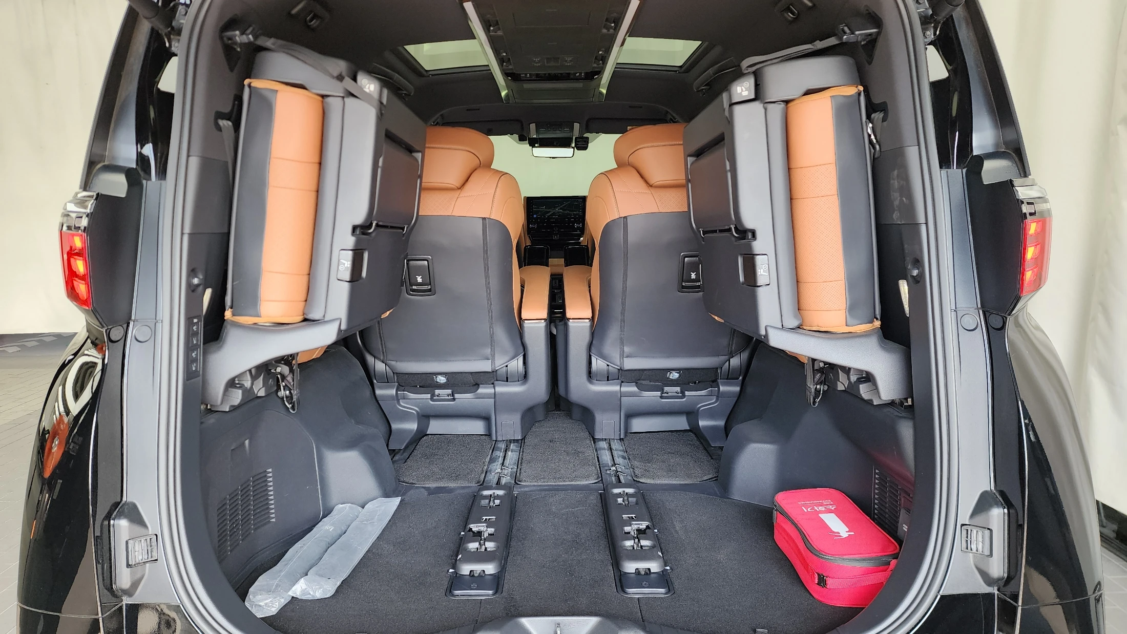 Toyota Alphard Alpad, 2025 — фото 20