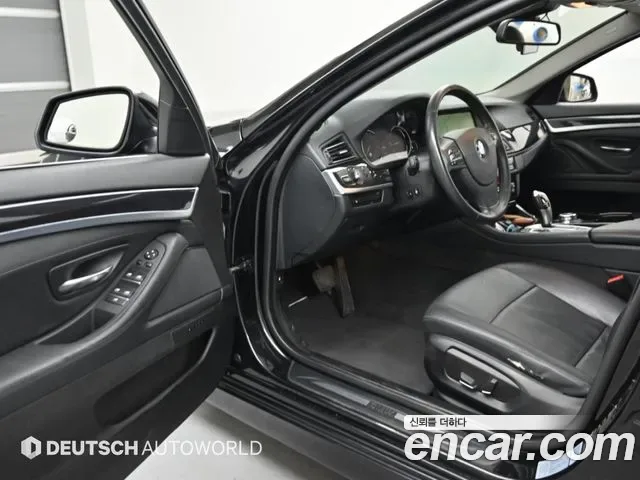 BMW 5-Series F10, 2013 — фото 11