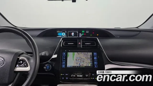 Toyota Prius, 2016 — фото 14
