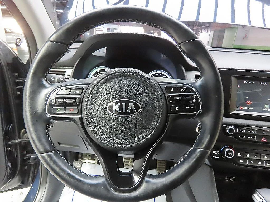 Kia Niro, 2018 — фото 13
