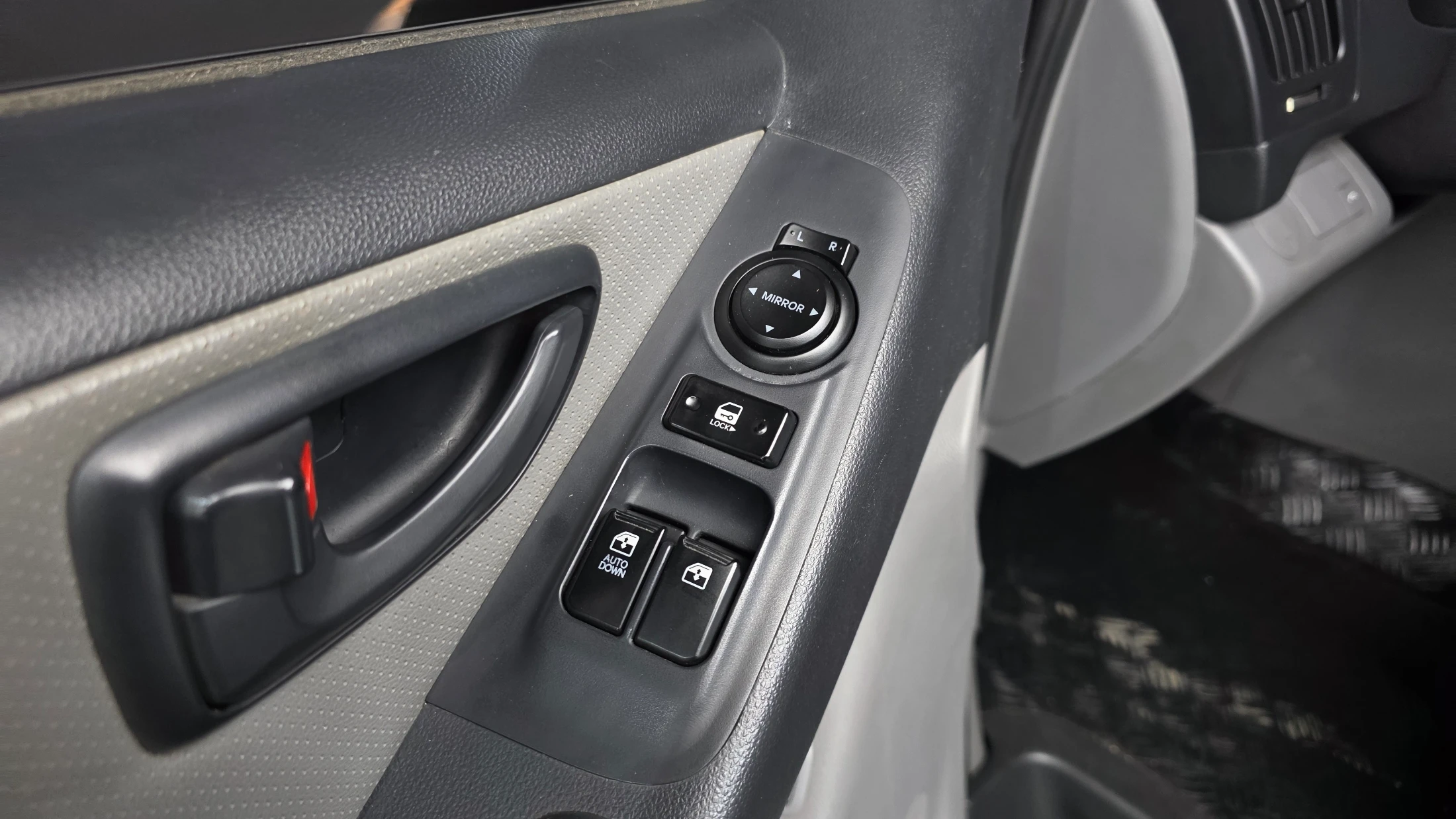 Hyundai Starex Grand Starex, 2012 — фото 17