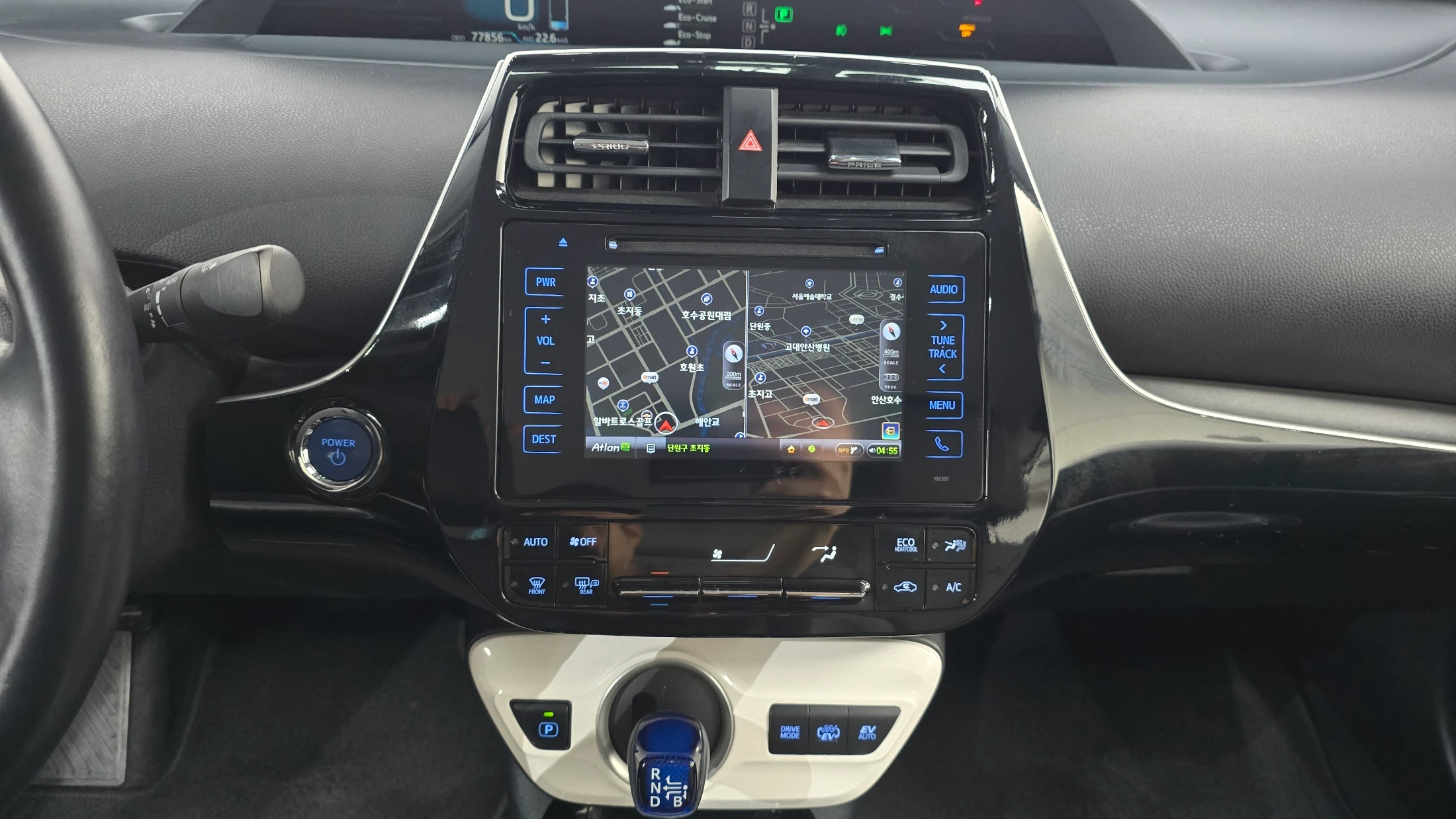 Toyota Prius Prime, 2017 — фото 14