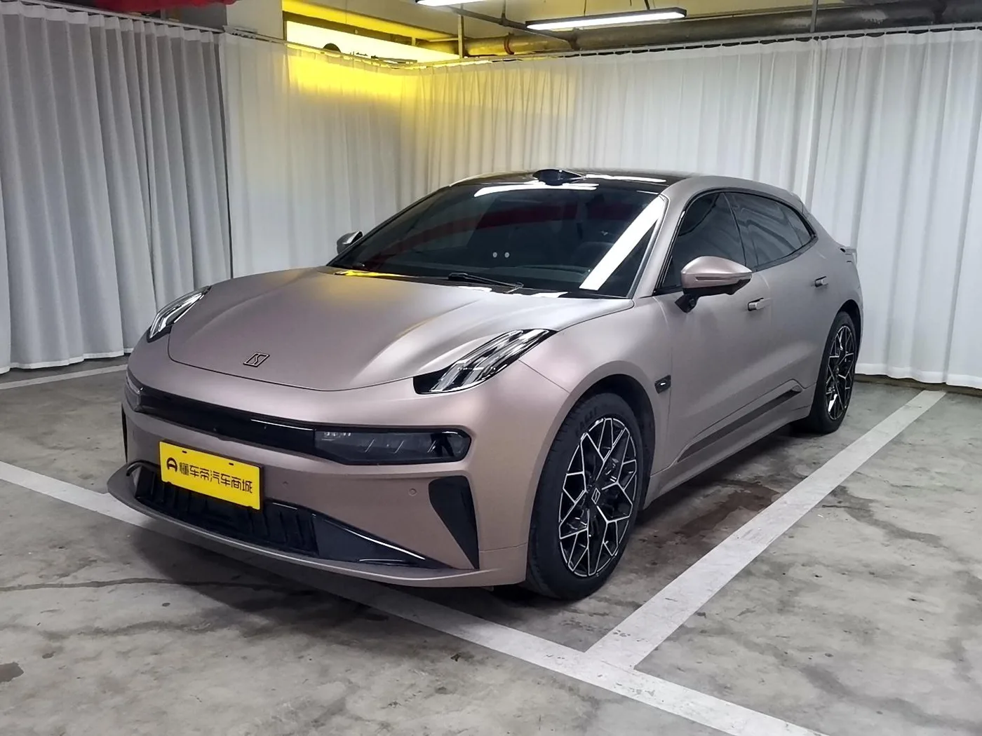 ZEEKR 001