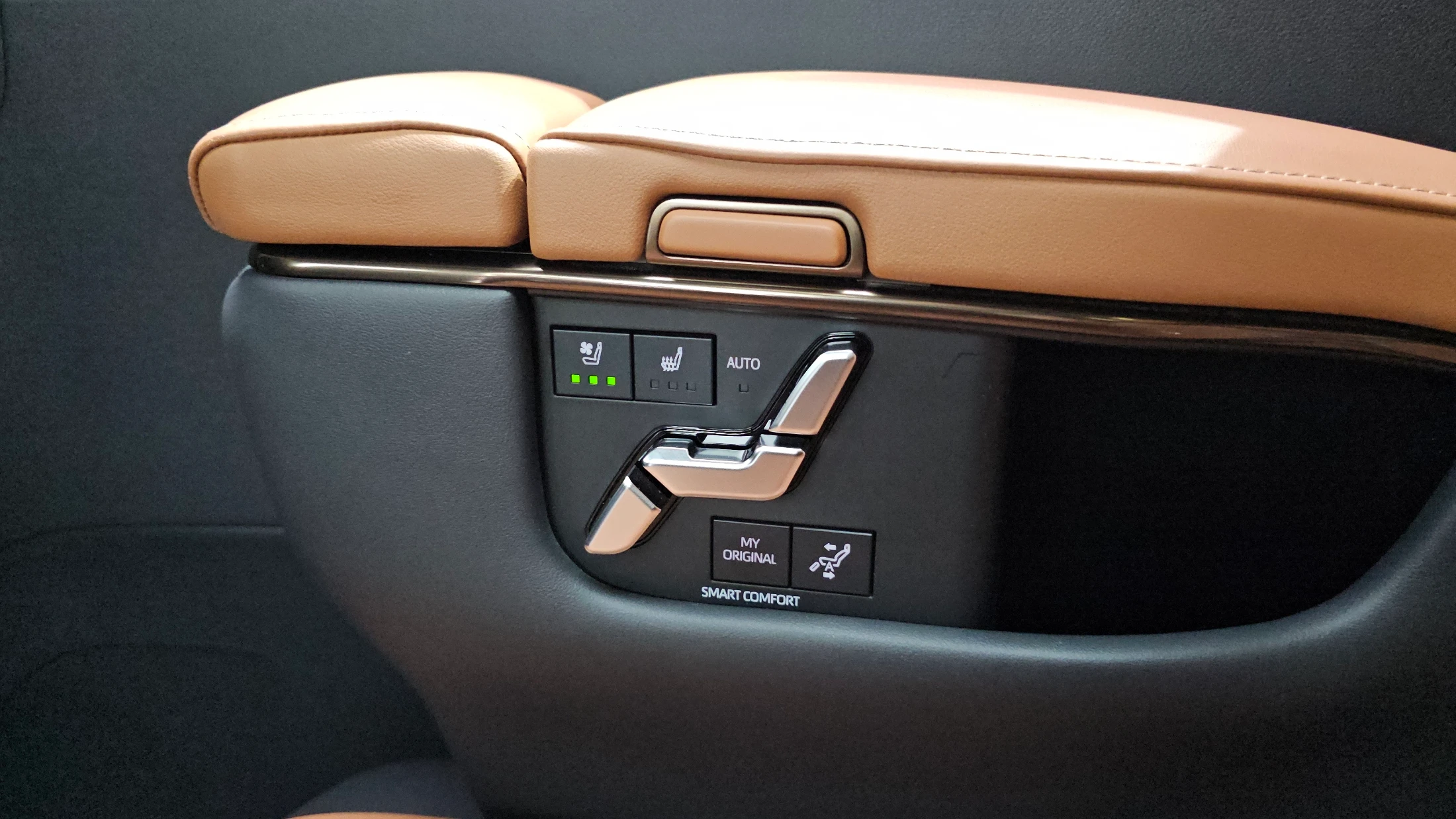 Toyota Alphard Alpad, 2025 — фото 17