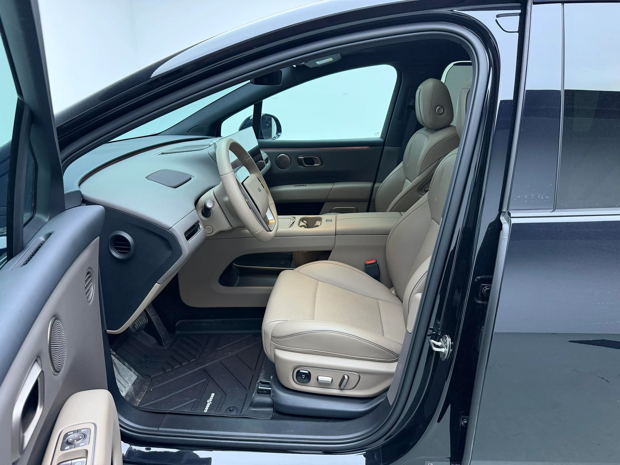 Li Auto ideal i6, 2025 — фото 12