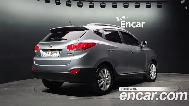 Hyundai Tucson ix, 2012 — фото 2