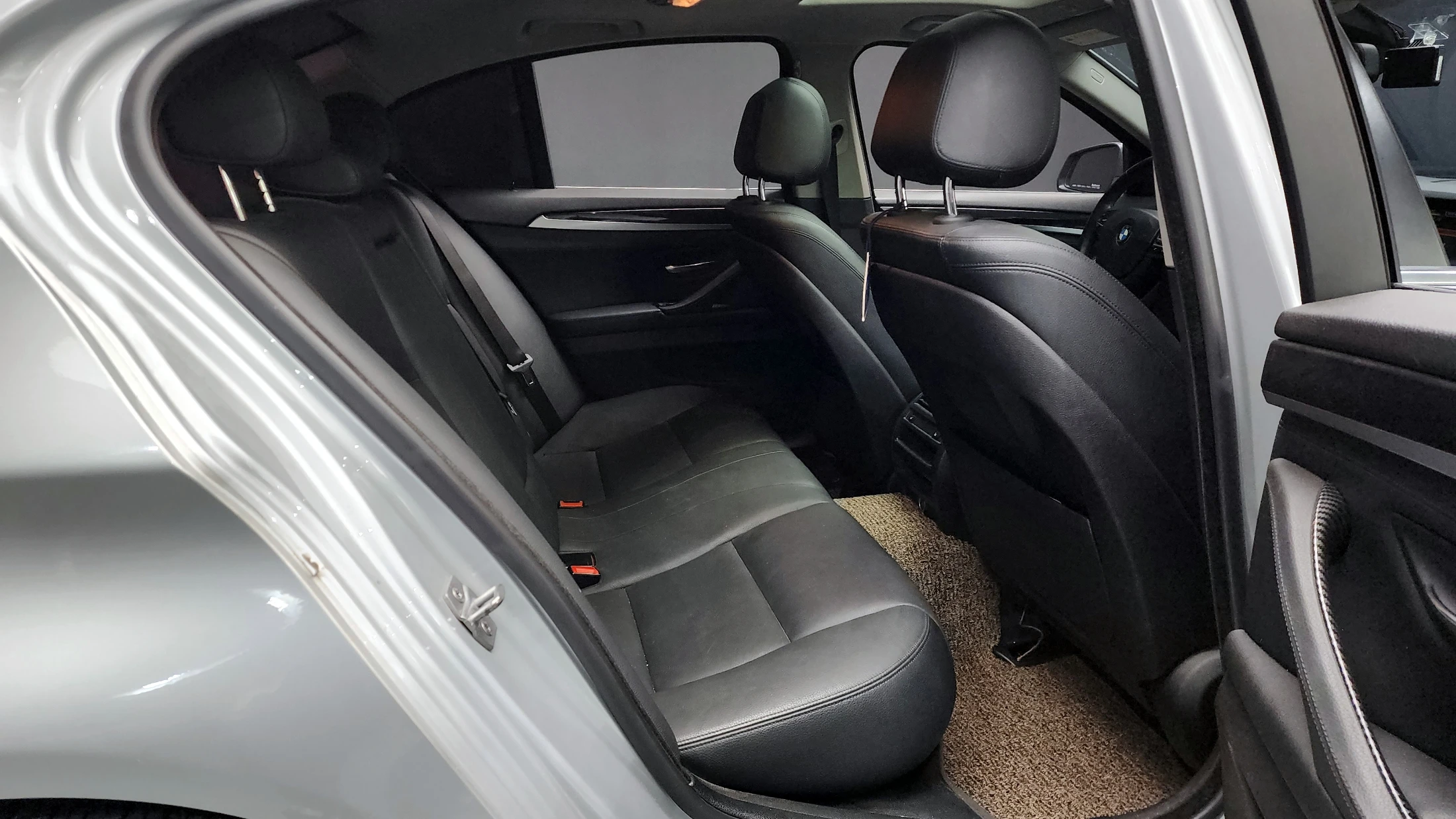 BMW 5-Series F10, 2013 — фото 12