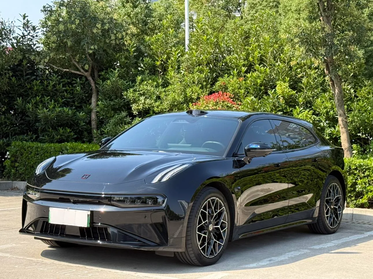 ZEEKR 001