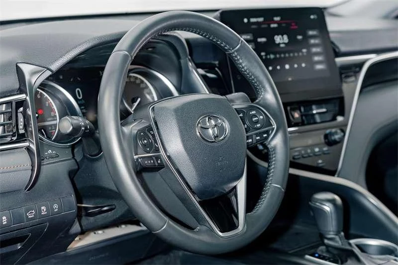 Toyota Camry, 2023 — фото 9