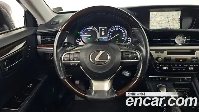 Lexus Es ES300h, 2016 — фото 13