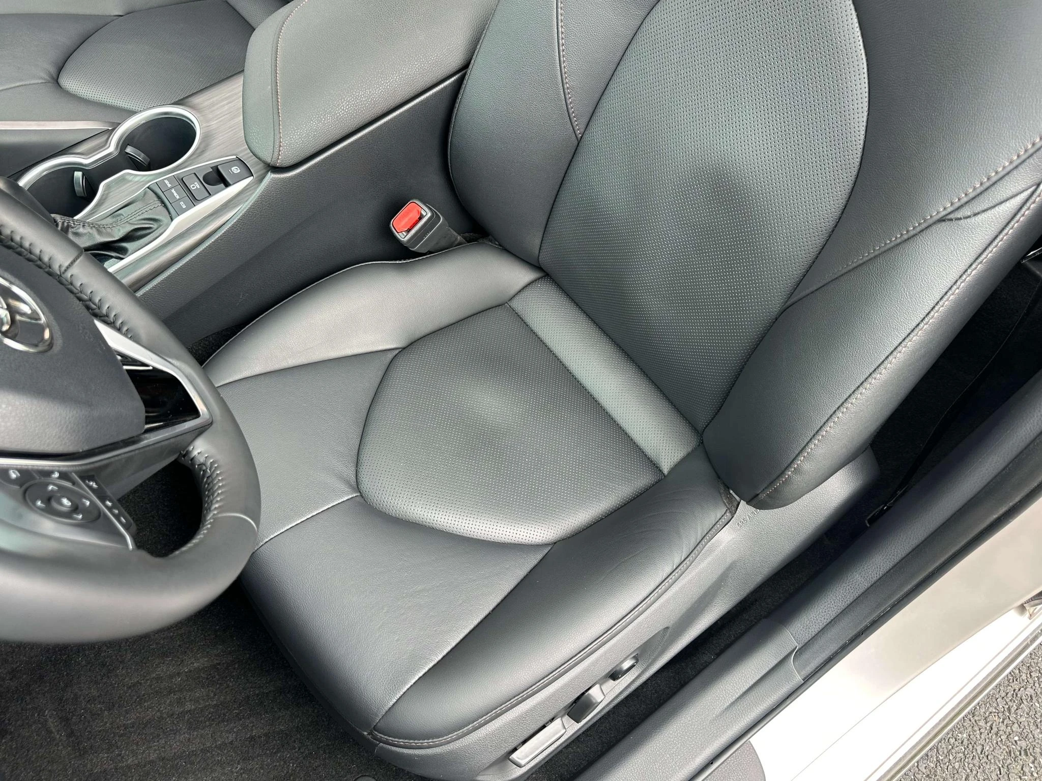 Toyota Camry, 2023 — фото 10