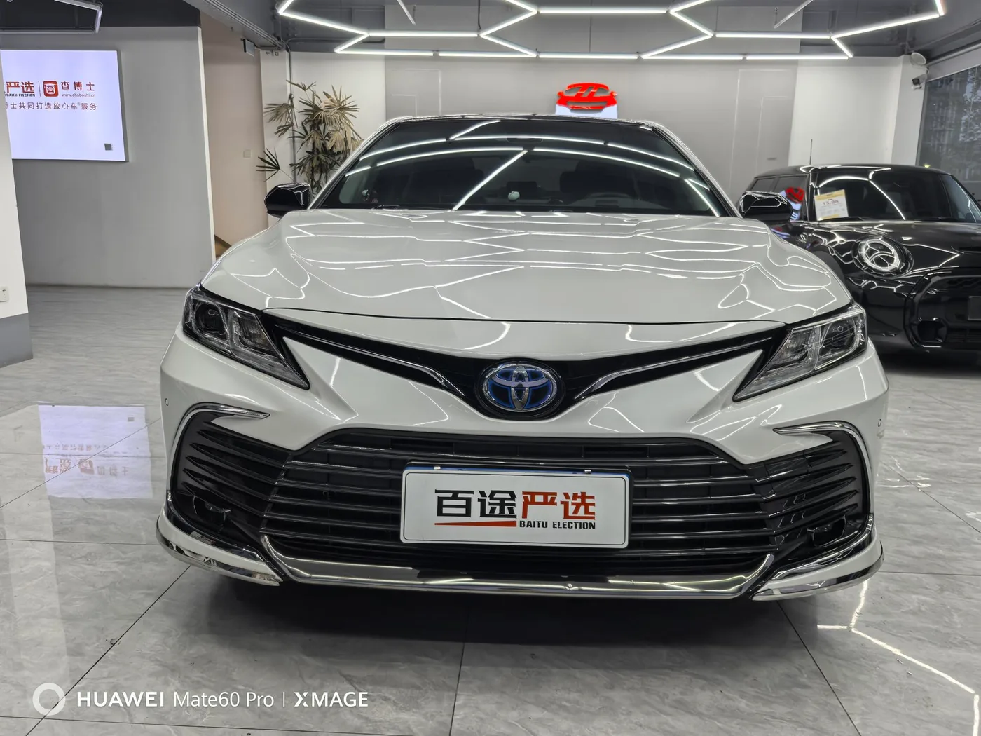 Toyota Camry, 2023 — фото 2