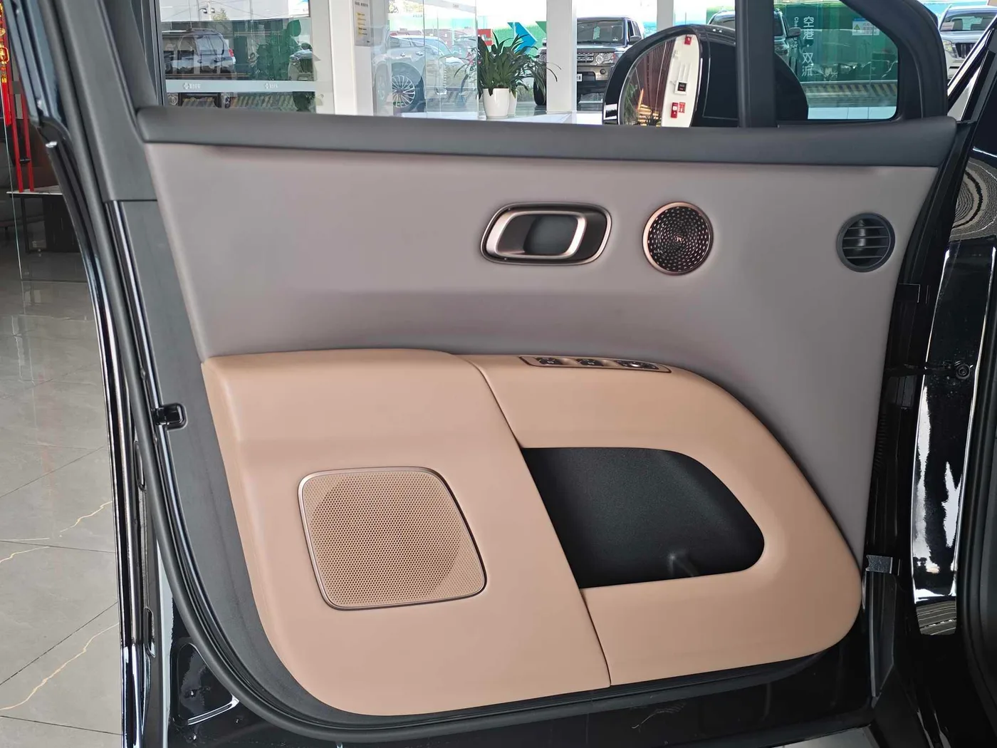 Li Auto ideal i8, 2025 — фото 10