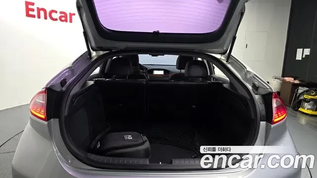 Hyundai Ioniq Ionic Electric, 2017 — фото 20