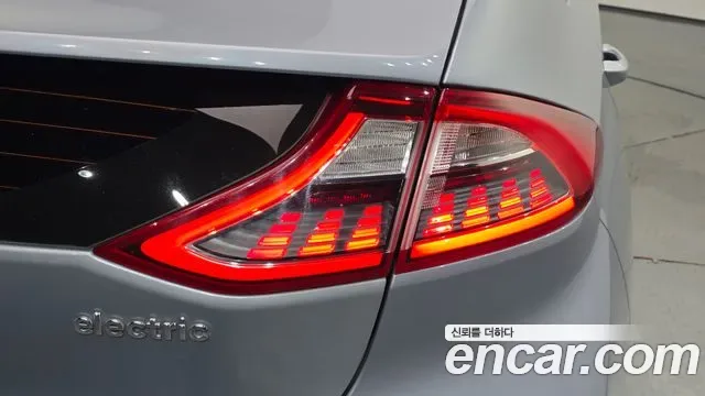 Hyundai Ioniq Ionic Electric, 2017 — фото 23