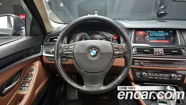 BMW 5-Series F10, 2014 — фото 13