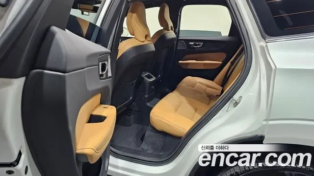 Volvo Xc60, 2025 — фото 27