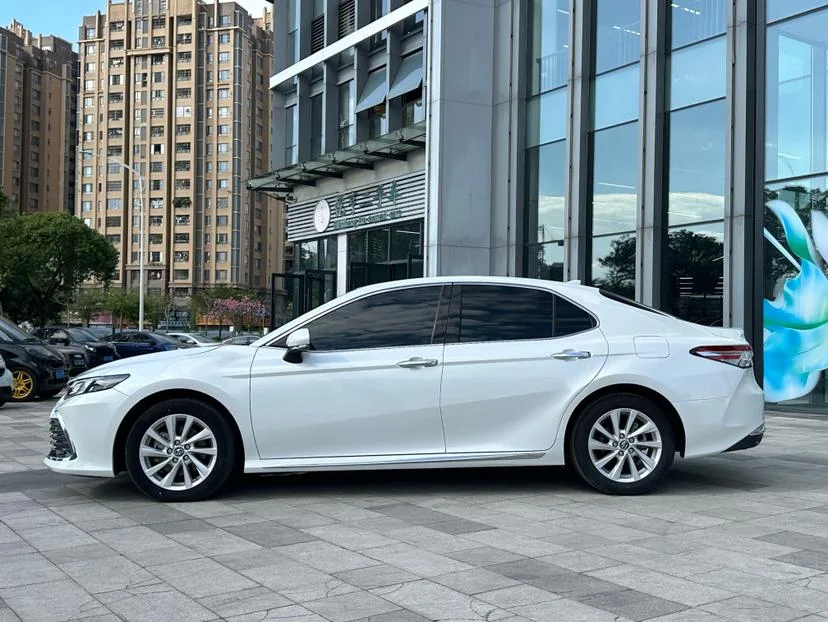 Toyota Camry, 2023 — фото 3
