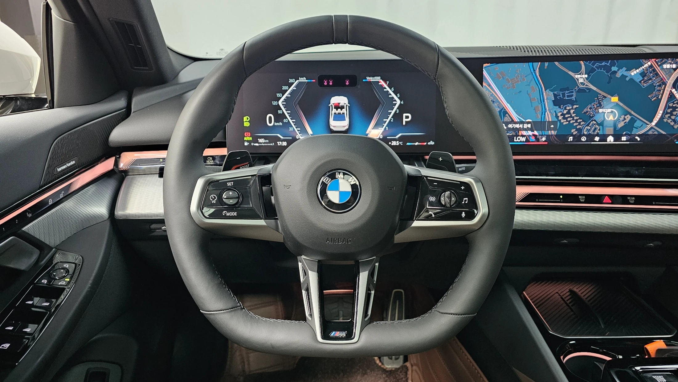 BMW 5-Series G60, 2025 — фото 14