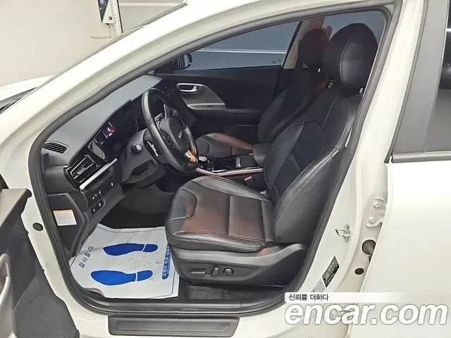 Kia Niro Plus, 2022 — фото 11