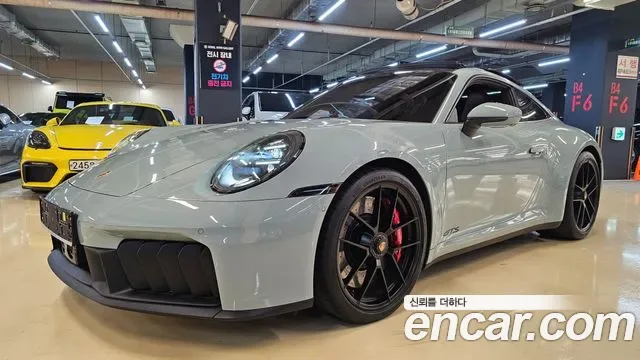 Porsche 911 992, 2025 — внешний вид автомобиля