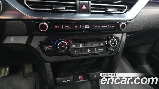 Kia Niro Plus, 2022 — фото 16