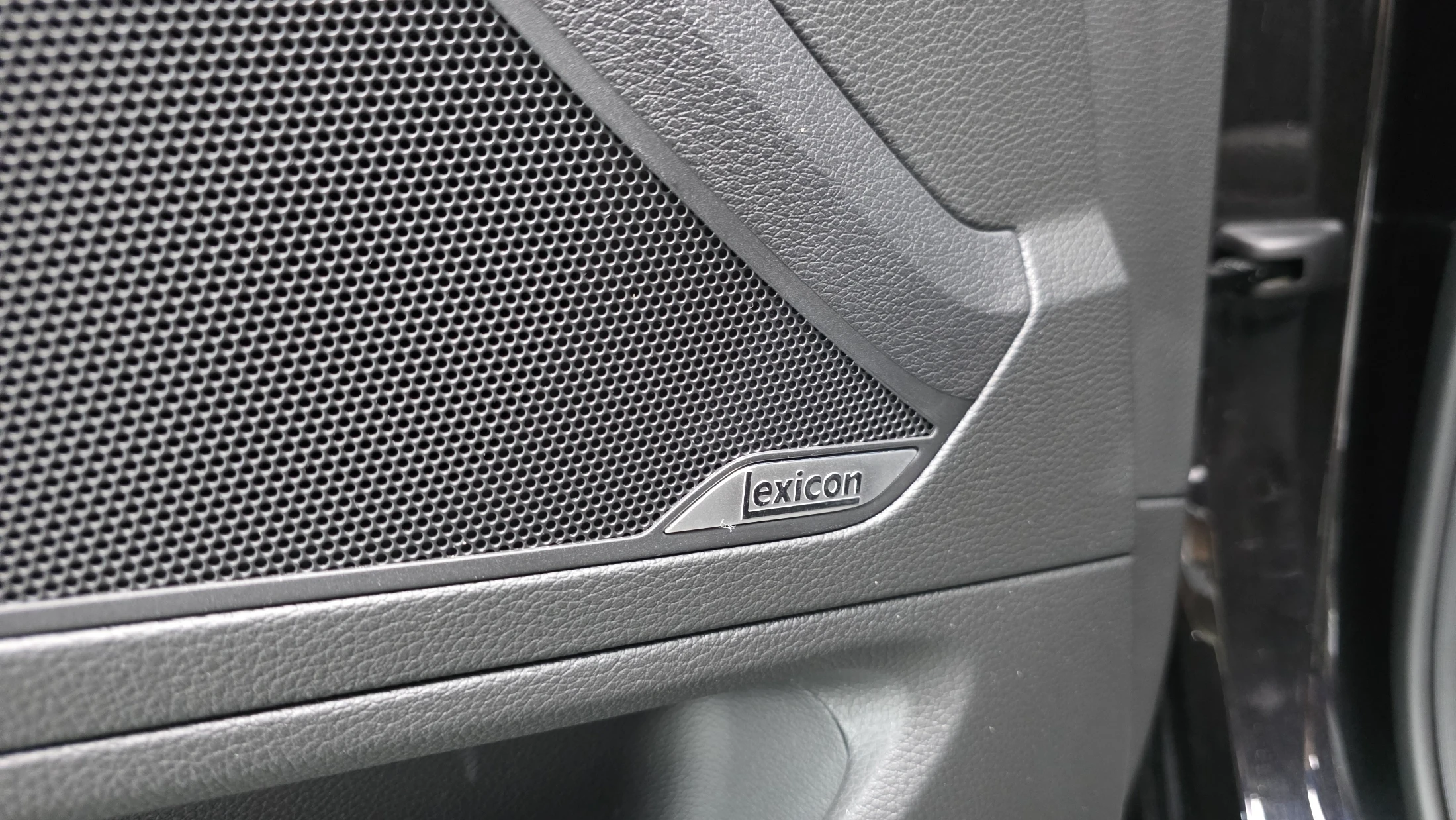 Genesis G80, 2017 — фото 15