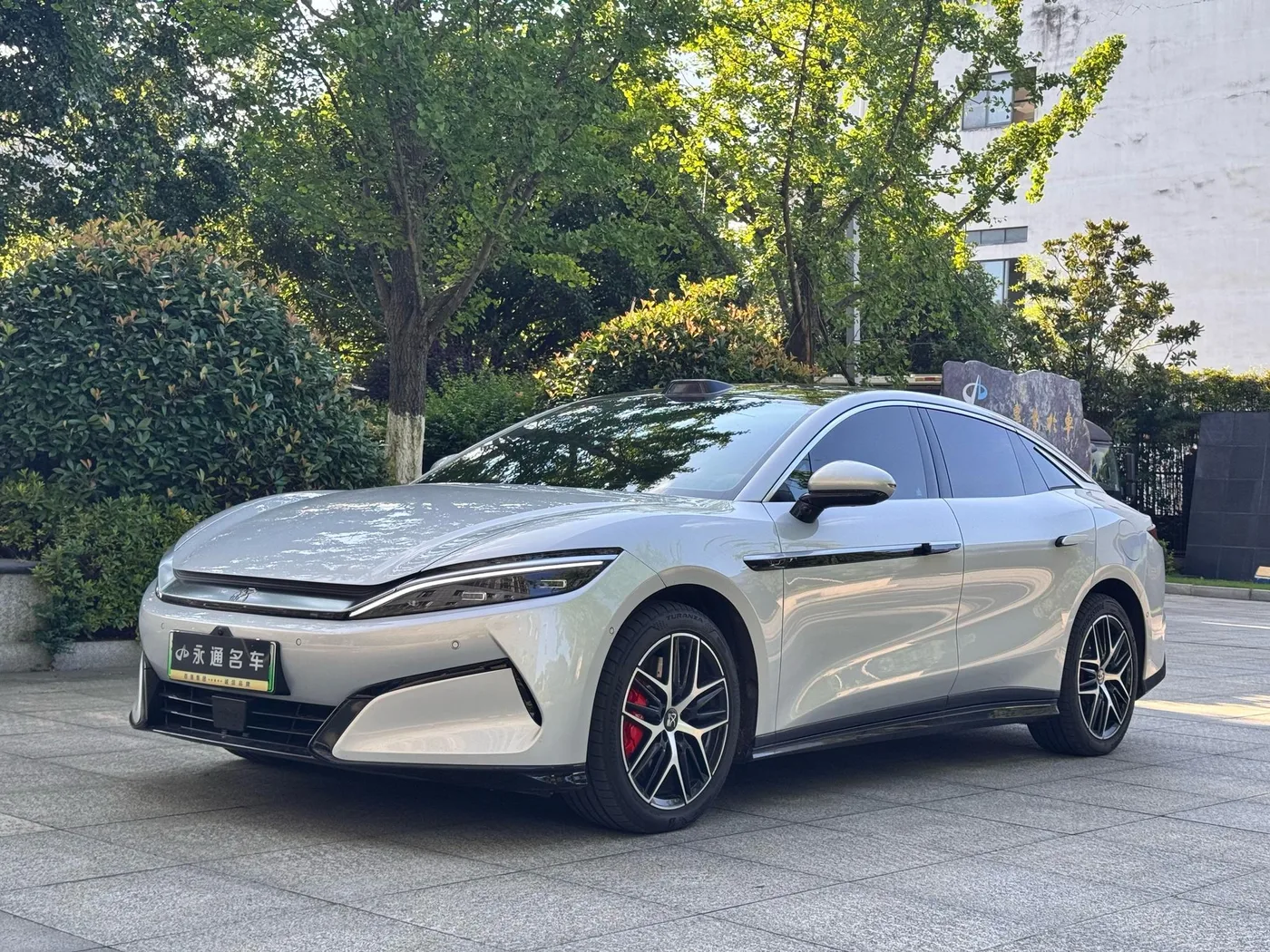 BYD Han L EV