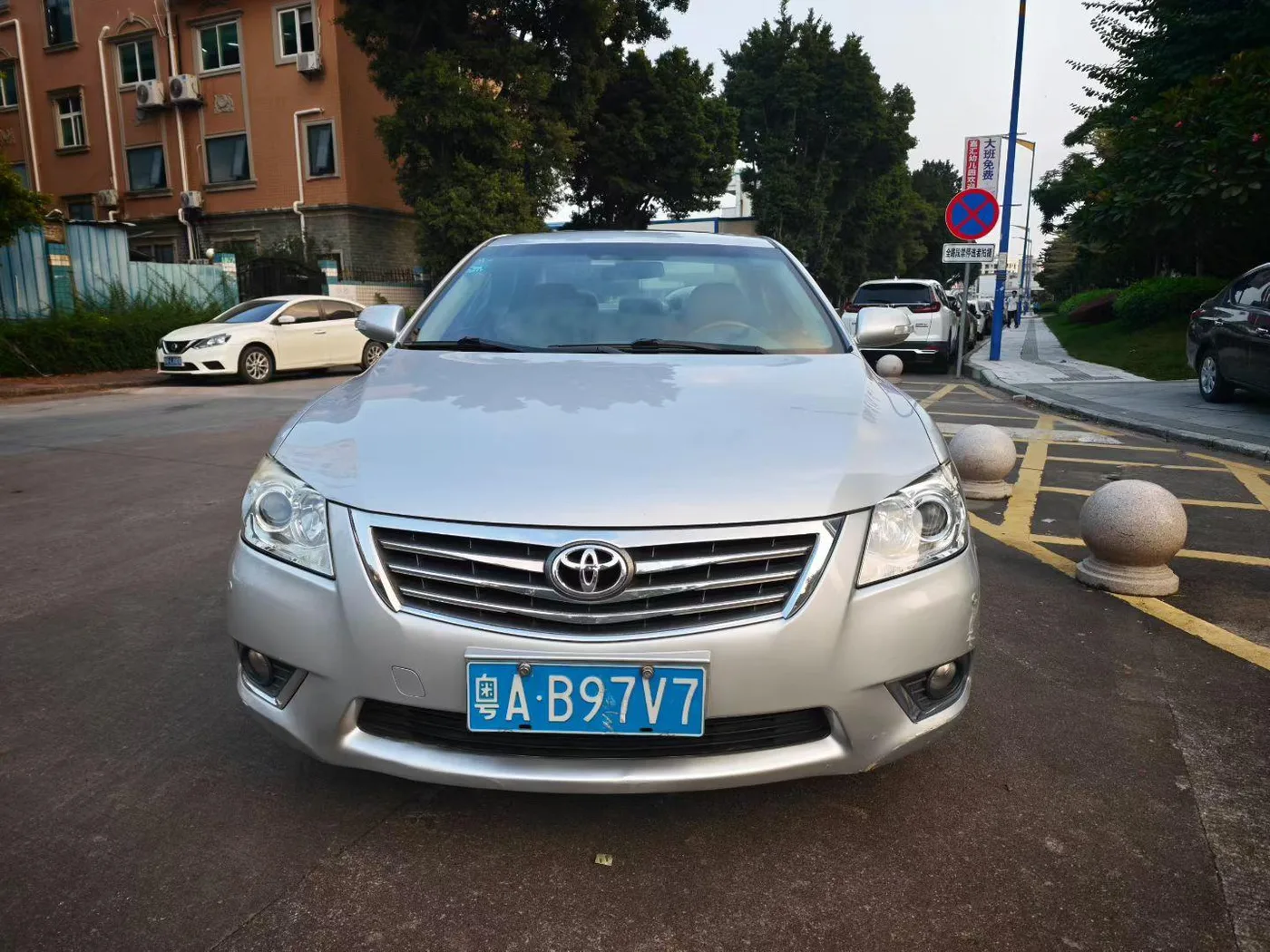 Toyota Camry, 2010 — фото 2