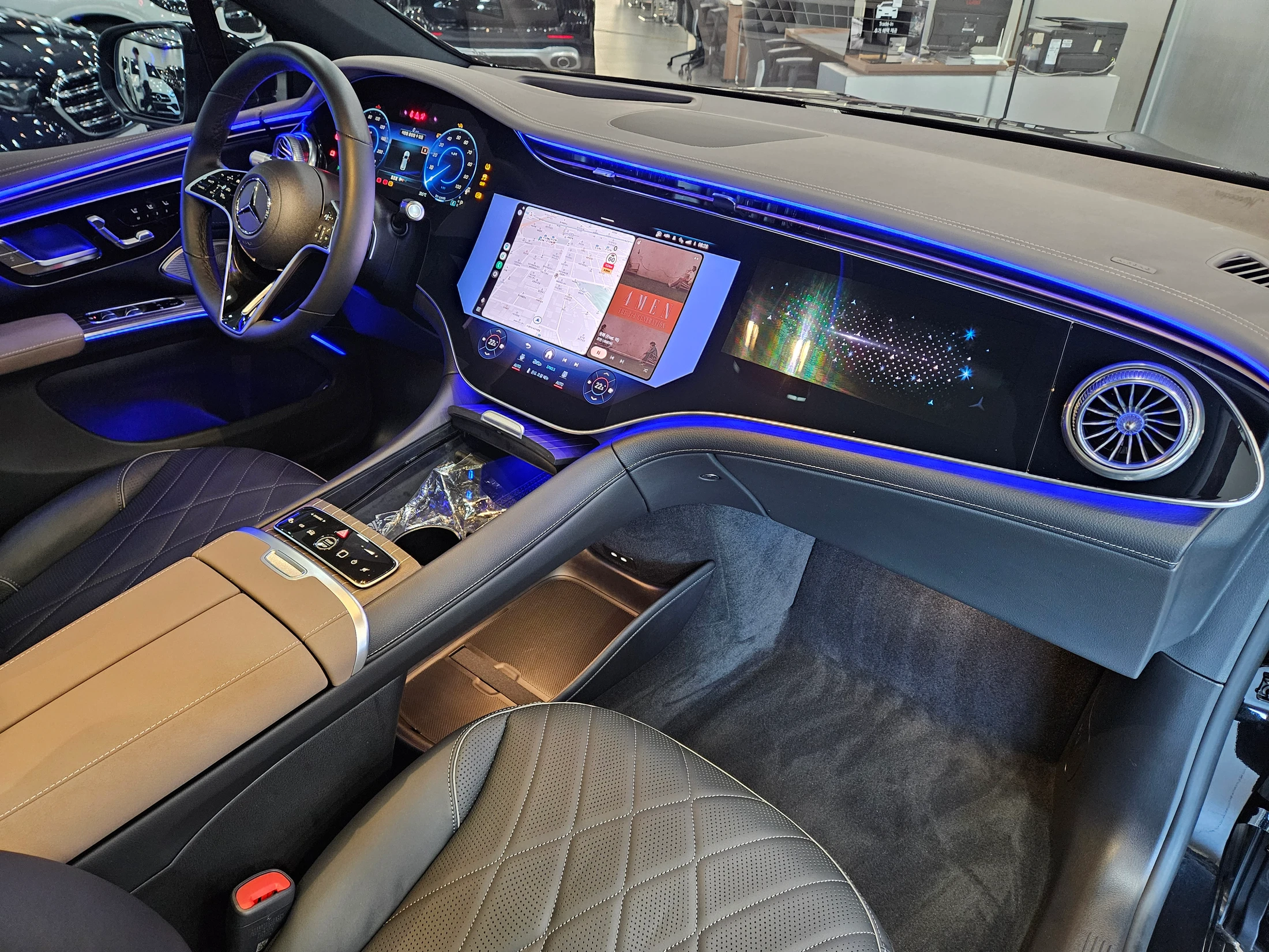 Mercedes-Benz Eqs SUV X296, 2025 — фото 12