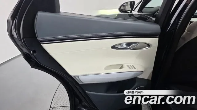 Genesis Gv70 Electric Fide GV70, 2022 — фото 25