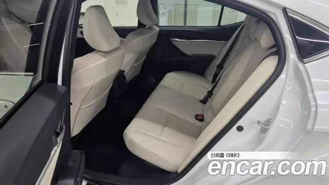 Toyota Camry xv80, 2025 — фото 11