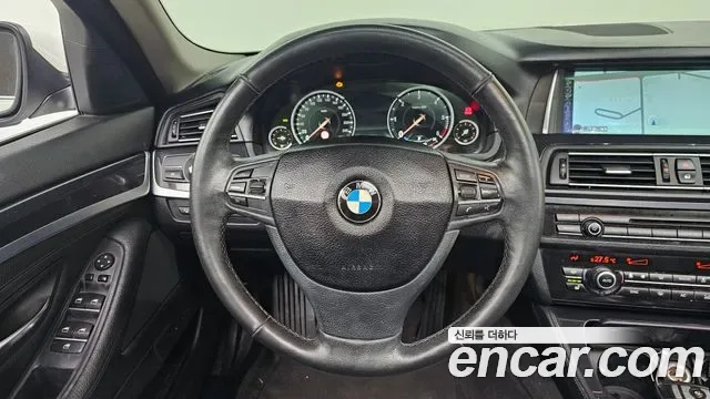 BMW 5-Series F10, 2013 — фото 13