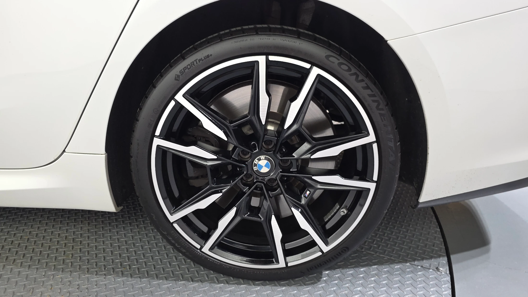 BMW 8-Series G15, 2025 — фото 21