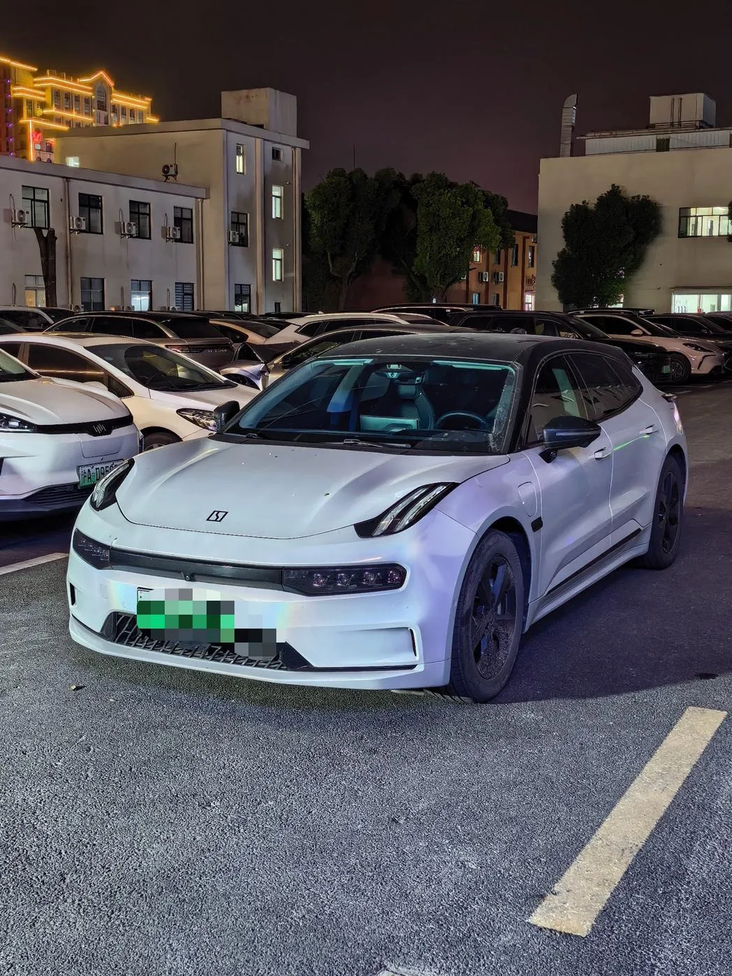 ZEEKR 001