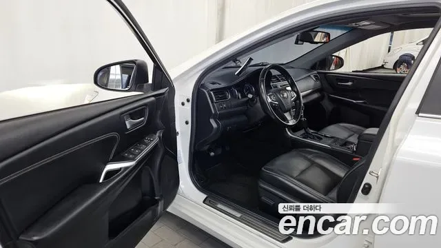 Toyota Camry, 2016 — фото 10