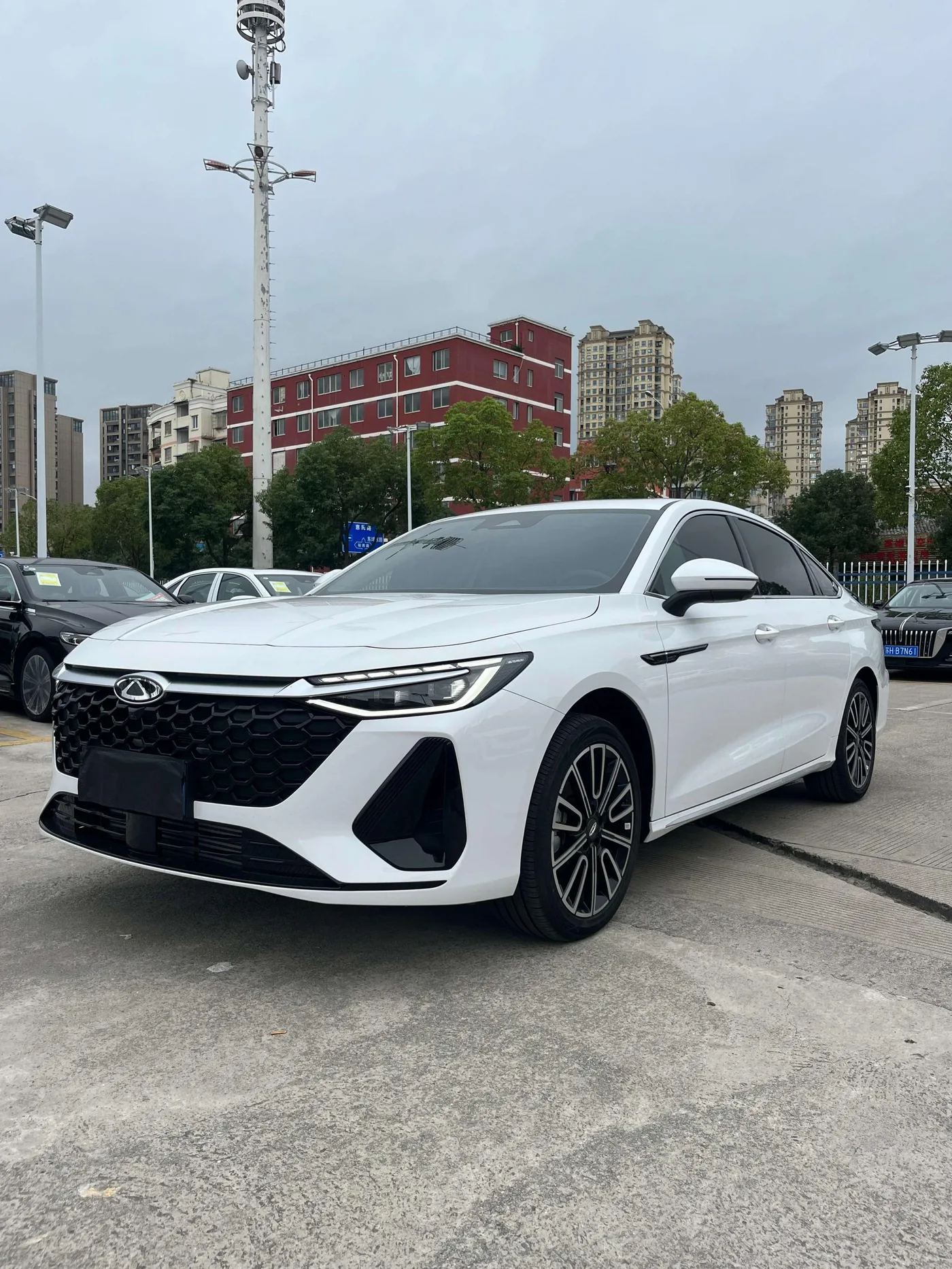 Chery Arrizo 8