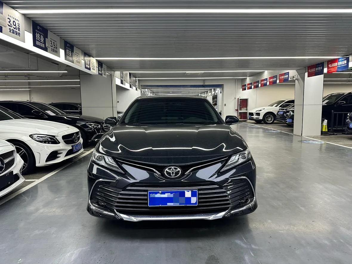 Toyota Camry, 2023 — фото 2