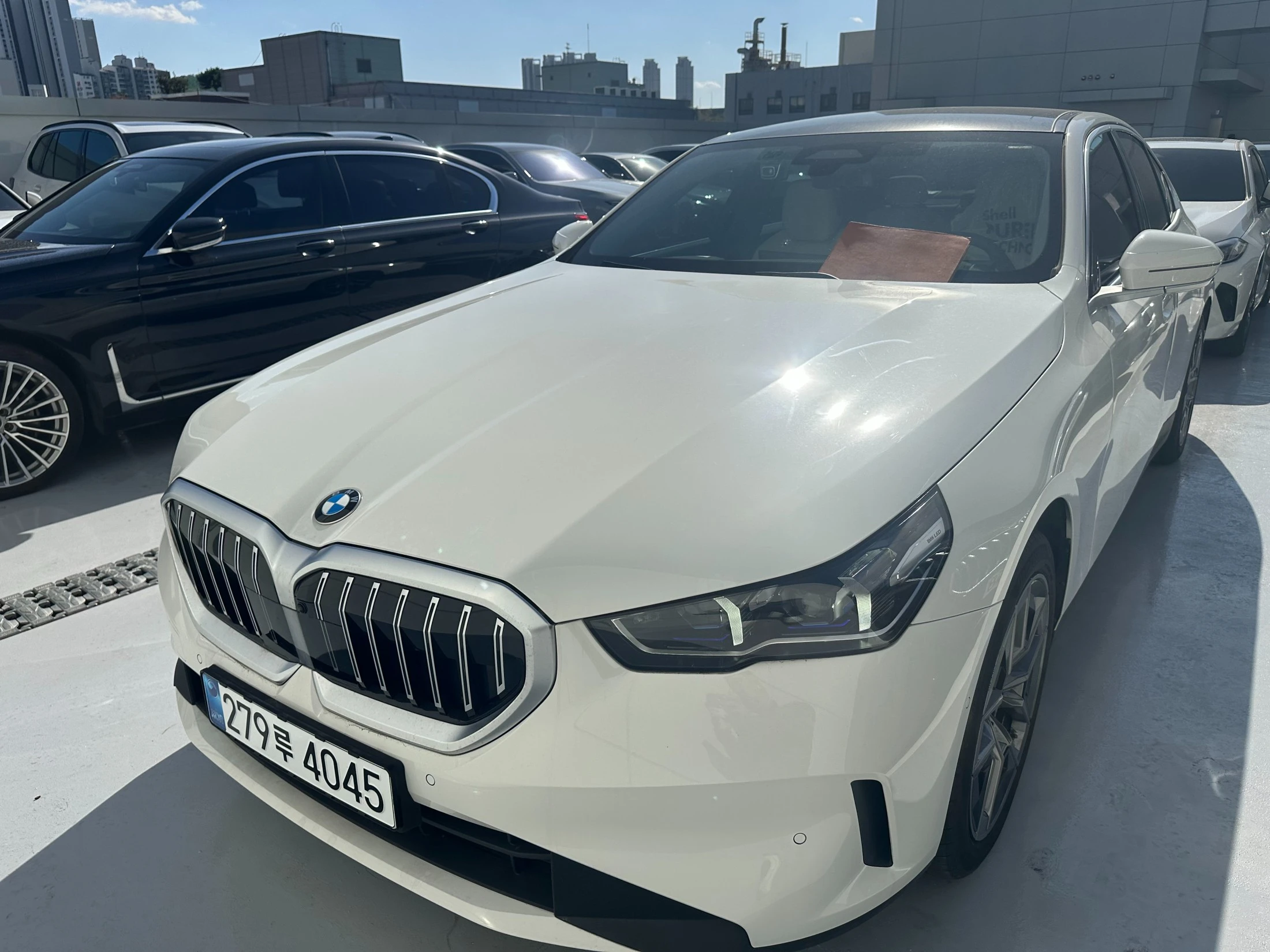 BMW 5 Series (G60)