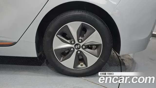 Hyundai Ioniq Ionic Electric, 2018 — фото 21