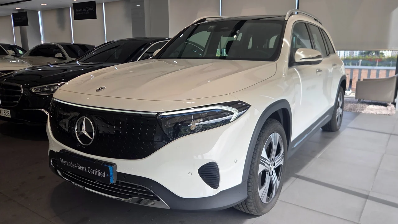 Mercedes-Benz Eqb X243