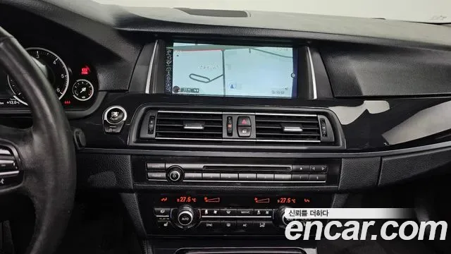 BMW 5-Series F10, 2013 — фото 14