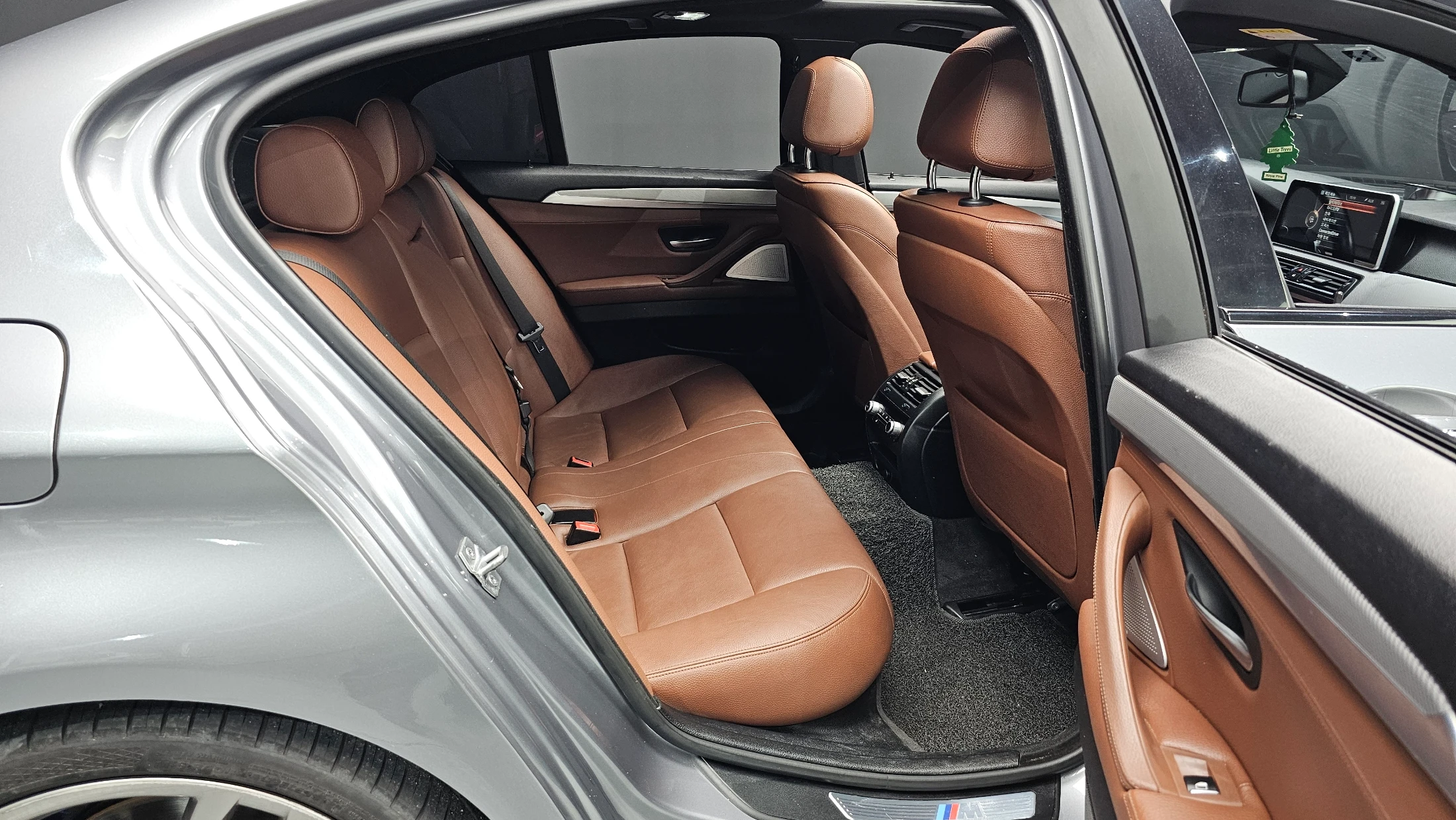 BMW 5-Series F10, 2014 — фото 11