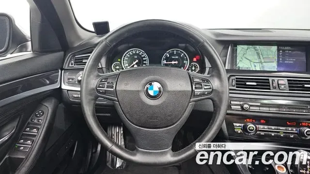 BMW 5-Series F10, 2013 — фото 13