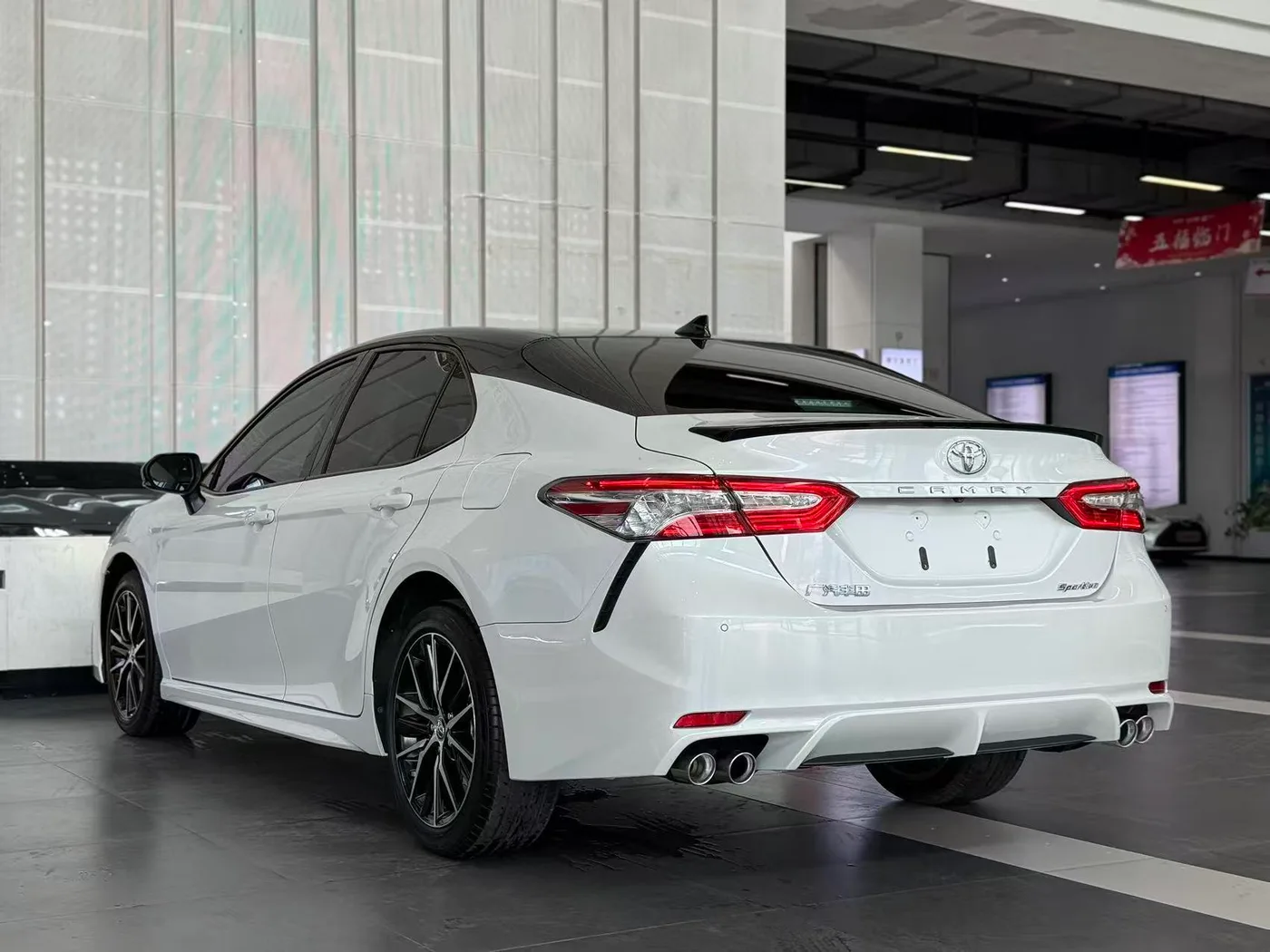Toyota Camry, 2023 — фото 13