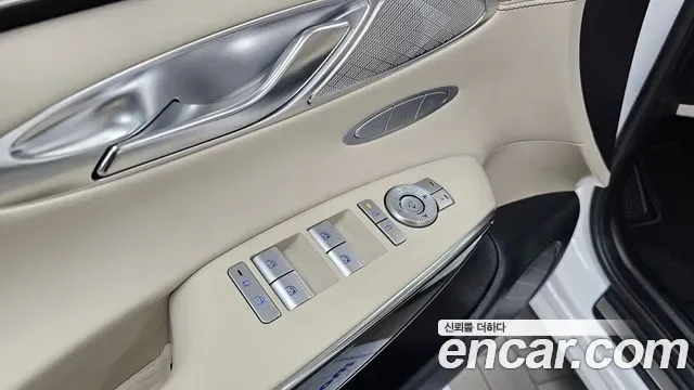 Genesis Gv70, 2025 — фото 30